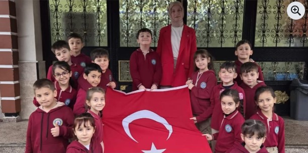 Kalkandere’de Yeni Eğitim-Öğretim Dönemi Bayrak Sevgisiyle Başladı