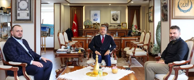 Atatürk’e Hakaret Eden İsim, Rize Valiliği’nde Ağırlanarak Meşrulaştırıldı
