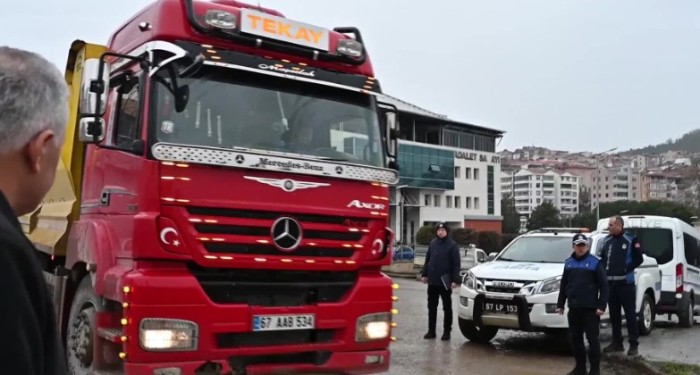 Karadeniz Ereğli'de hafriyat krizine müdahale: Çamurlu kamyonlar durduruldu, sürücüler uyarıldı