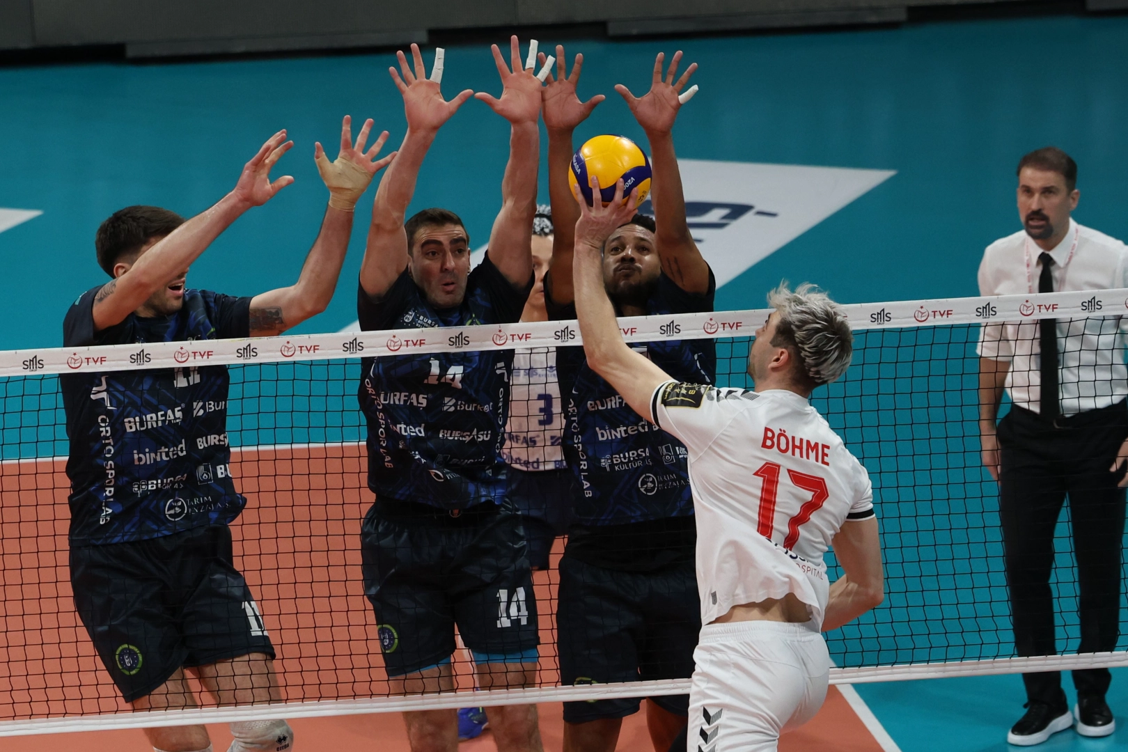 Bursa BBSK, Gaziantep Gençlik’i 3-1’le geçti