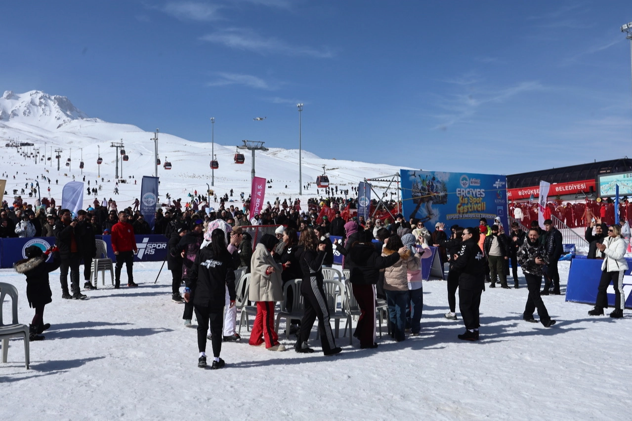 Kayseri Erciyes'e coşkulu veda