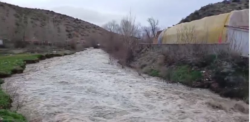 Yozgat ve Kırşehir’de yağmurun neden olduğu selin zararları tespit ediliyor