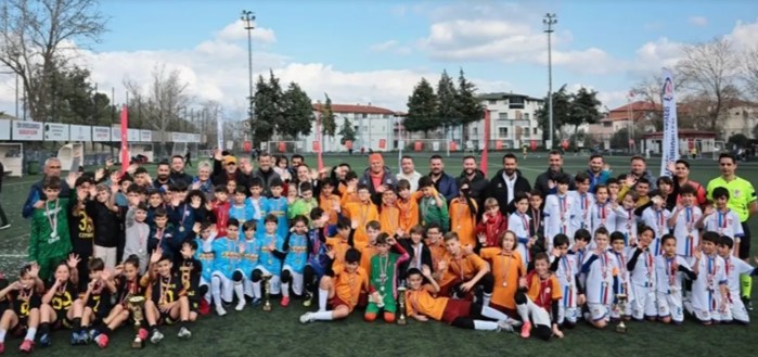 Denizli’de minik futbolculardan muhteşem final