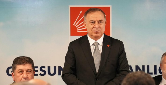 CHP’li Zeybek Giresun’da partilileriyle buluştu, belediyeleri ziyaret etti
