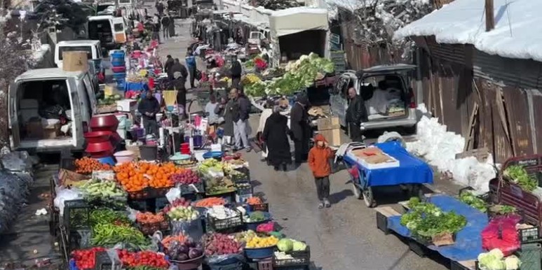 Van’da cuma pazarında vatandaştan tepki: 