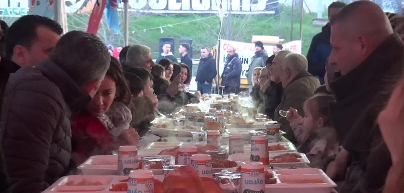 CHP'li Başevirgen ve Özalper Soma'da işçilerle iftar yaptı