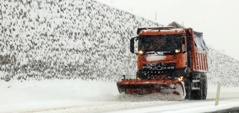 Doğu’da kar alarmı: 198 yerleşim yerine ulaşım kesildi