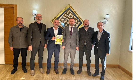 Özçelik Rize Mandalina Projesini Rektör Yılmaz’a Götürdü
