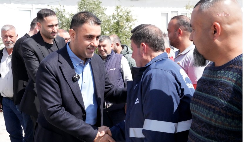 Çukurova Belediye Başkanı Kozay, farklı birimlerde görev yapan personelle bayramlaştı