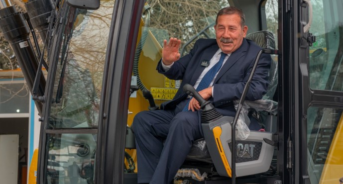 Milas Belediyesi, filosuna eklediği araçların tanıtımını yaptı