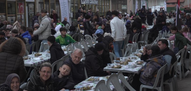 Osmangazi'de son iftar sofrası, Gülbahçe Mahallesi’nde kuruldu