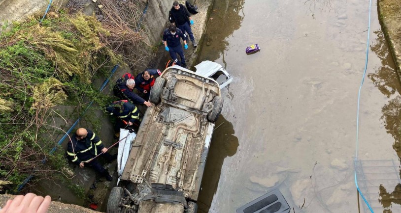 Giresun'da araç dereye uçtu: 3 ölü, 2 yaralı