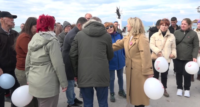 Kuşadası’nda Adalet Çadırı’na Günel ailesinden ziyaret