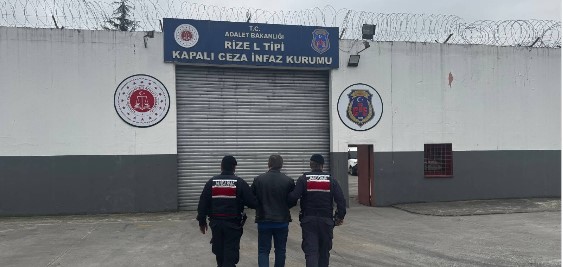 Rize’de Aranan Şahıslara Jandarma Operasyonu: 2 Kişi Yakalandı