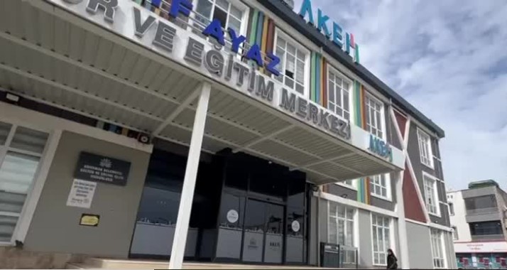 Öğrenciler, AKEM' de sınava daha güçlü hazırlanıyor
