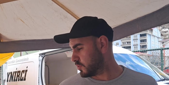  Burada 10 çuvala yakın peyniri rahat satardık. Şimdi 2-3 çuval getiriyoruz satamıyoruz