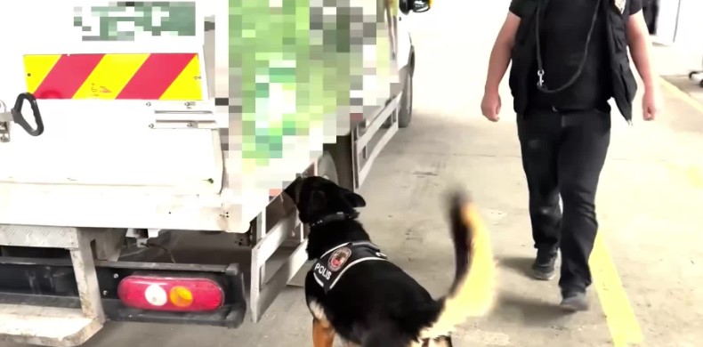 Van'da 2 ayrı uyuşturucu operasyonunda 85 kilo metamfetamin ve 74 kilo skunk ele geçirdi