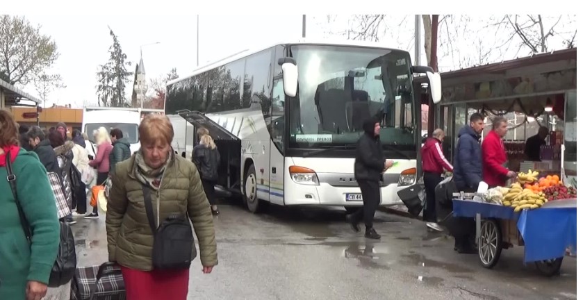 Paskalya Bayramı öncesi Bulgaristan'dan Edirne'ye gelenler, kentte alışveriş yoğunluğu oluşturdu