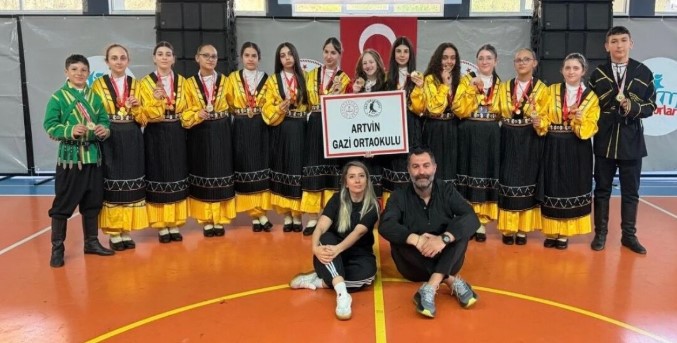 Halkoyunları Ekibi Türkiye Finalinde