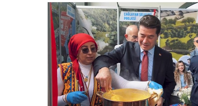 Ortahisar Belediyesi’nin Ankara’da düzenlenen Trabzon Günleri'ndeki standına yoğun ilgi