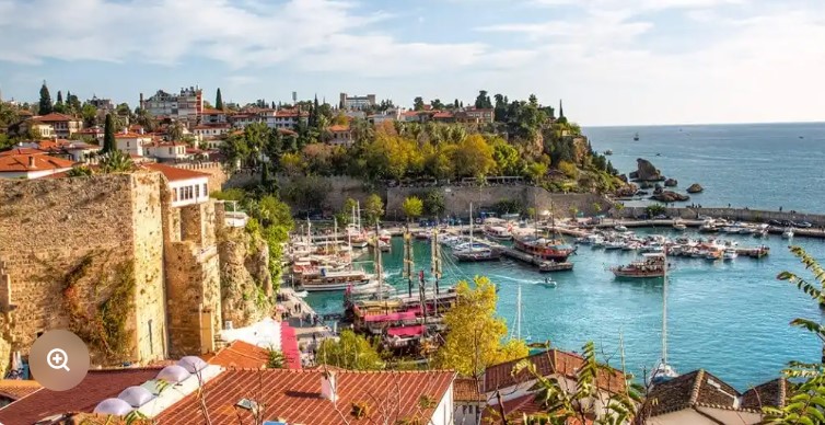 Antalya’da yabancı turist sayısı 1,25 milyonu geçti