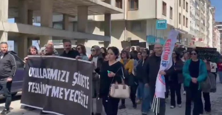 Hopa'da okullarda yaşanan saldırılar protesto edildi