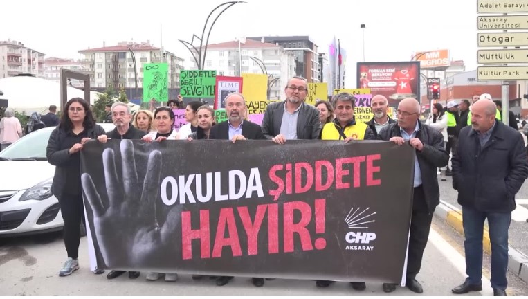 CHP Aksaray İl Başkanlığı, okul saldırılarına sessiz yürüyüşle tepki gösterdi
