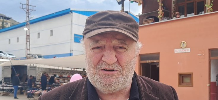 Ardanuç halk pazarında yurttaştan hayat pahalılığına tepki