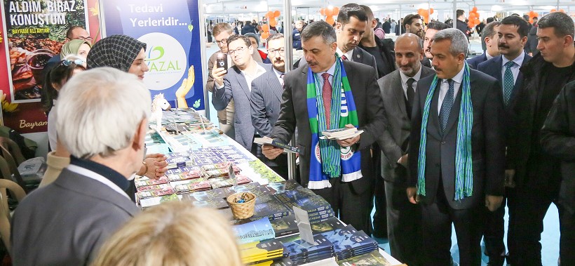 Bakan Mustafa Çiftçi, 3. Rize Kitap Fuarı’nın Açılışına Katıldı