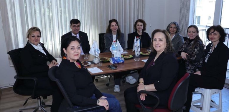 Kütahya Belediye Başkanı Kahveci'den Kütahya İş Kadınları Derneği'ne ziyaret