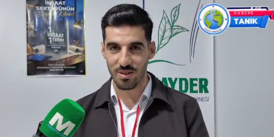 Fatih Uğur Akademik Kitapla Fuara Katıldı