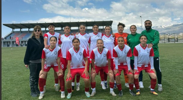 ADİL SANİ KONUKOĞLU SPOR LİSESİ GENÇLER A KIZ FUTBOL TAKIMI TÜRKİYE FİNALLERİNDE