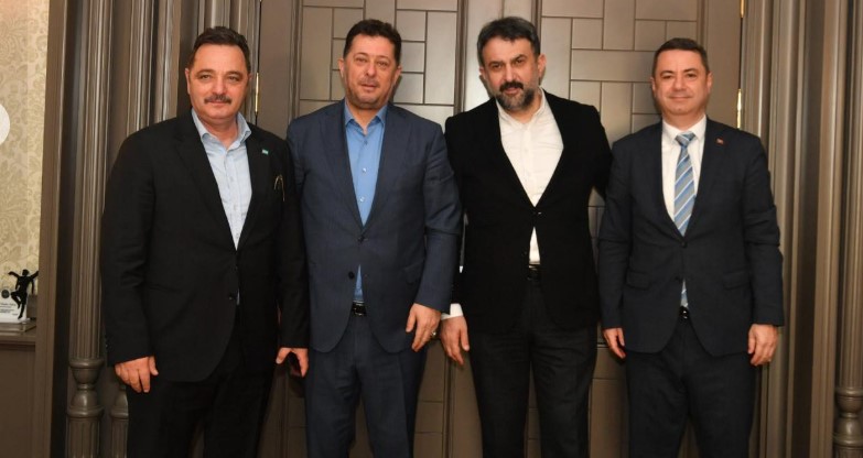 Beşiktaş Rizeliler Derneği’nden Kent Konseyi’ne Teşekkür Ziyareti