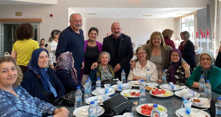 CHP Artvin Kadın Kolları’ndan Anneler Günü Programı