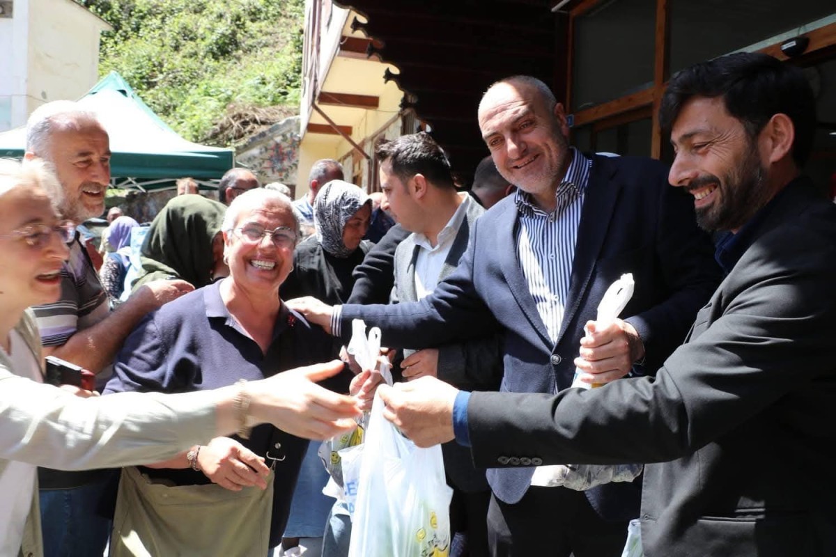 Rize’nin Çamlıhemşin İlçesinde 14 Mayıs Çiftçiler Gününde 19 Bin Fide Dağıtıldı