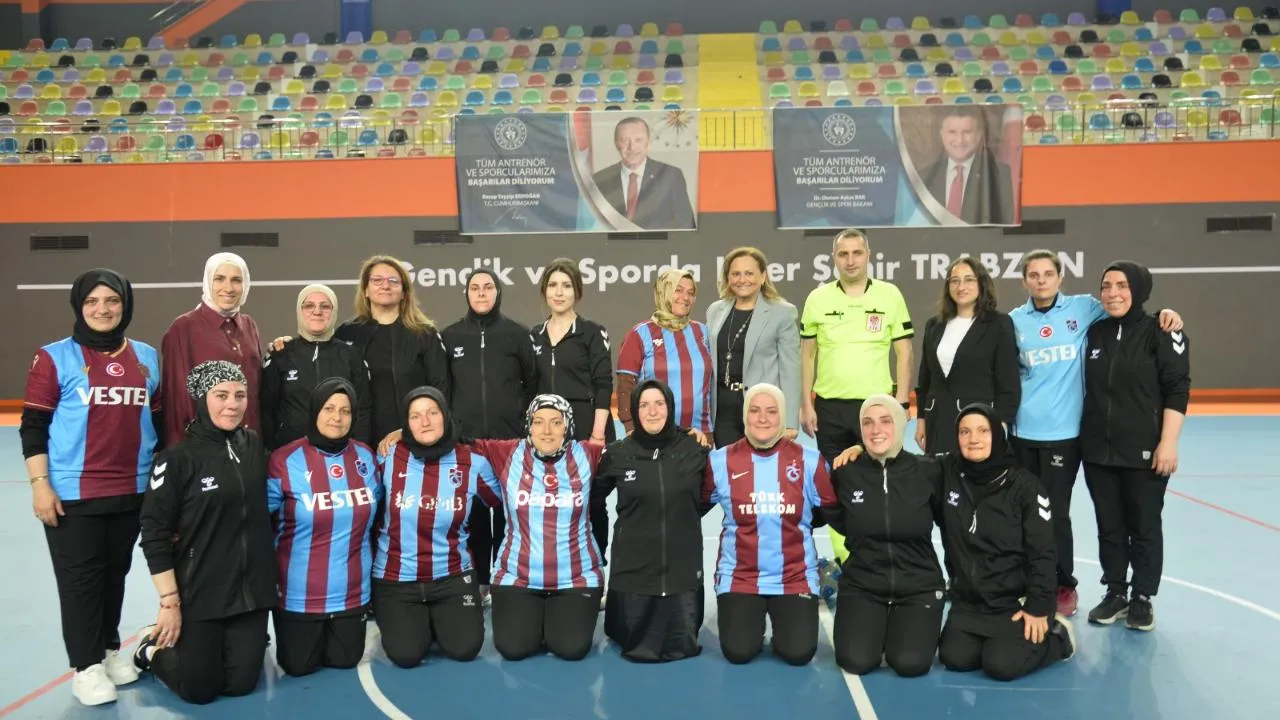 ÖZEL KADINLAR FUTBOLDA DA ENGEL TANIMADI