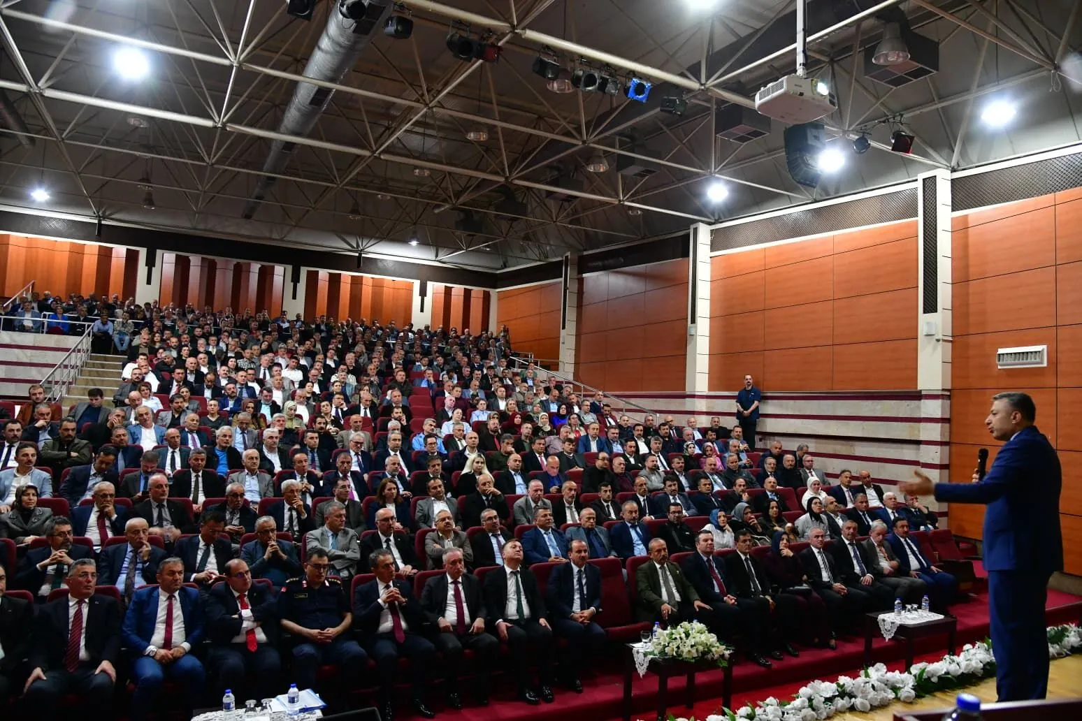Vali Şahin’den Eğitimde Güvenlik Mesajı: “Çocuklarımız İçin Hepimize Görev Düşüyor”