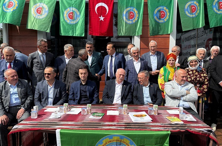 TZOB Başkanı Bayraktar, Rize’de Ziraat Odalarını Ziyaret Etti