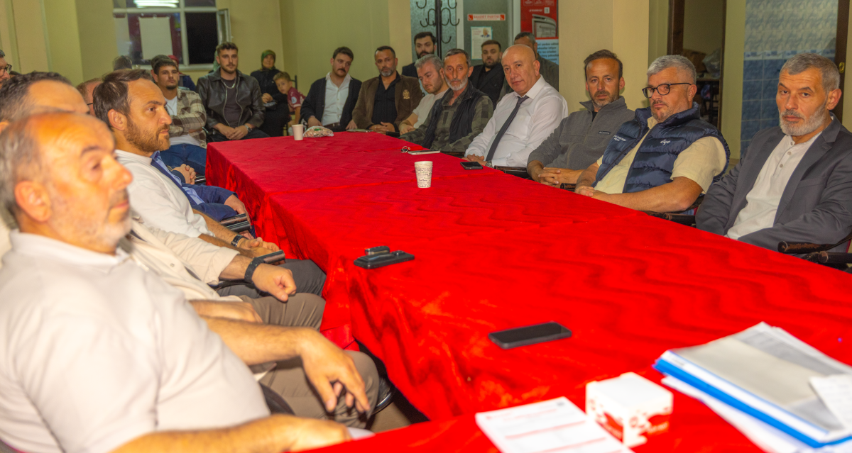 Saadet Partisi Ardeşen Teşkilatı Güçleniyor: 8 Yeni Üyeye Rozet Takıldı