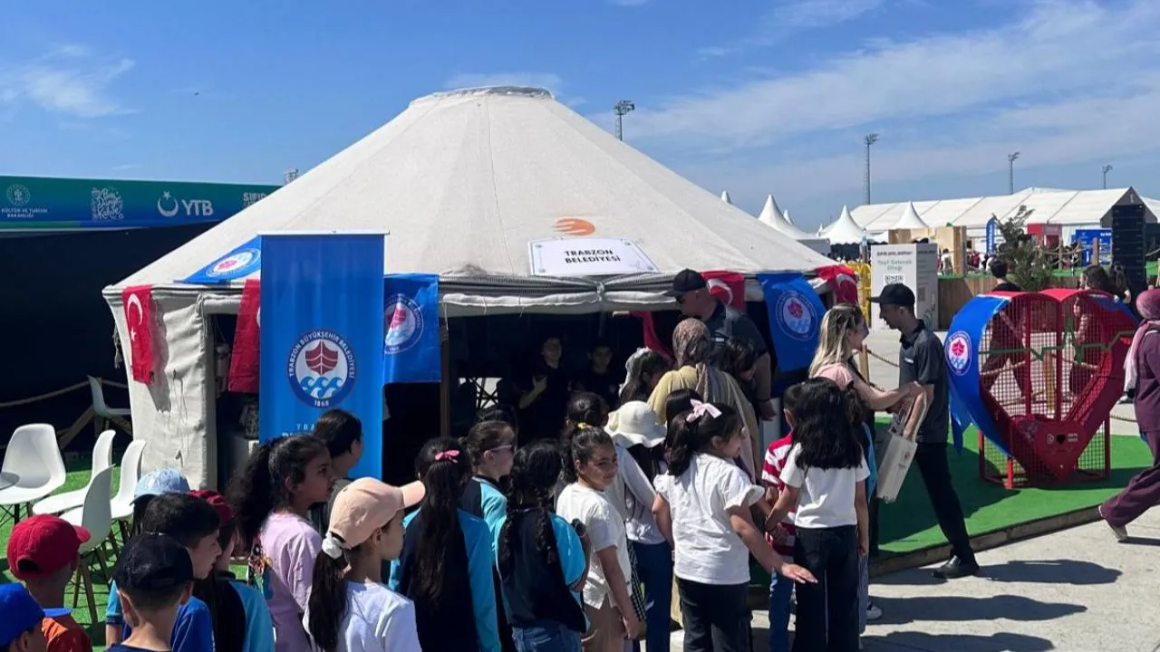 SIFIR ATIK FESTİVALİ’NDE TRABZON BÜYÜKŞEHİR BELEDİYESİ DE YERİNİ ALDI