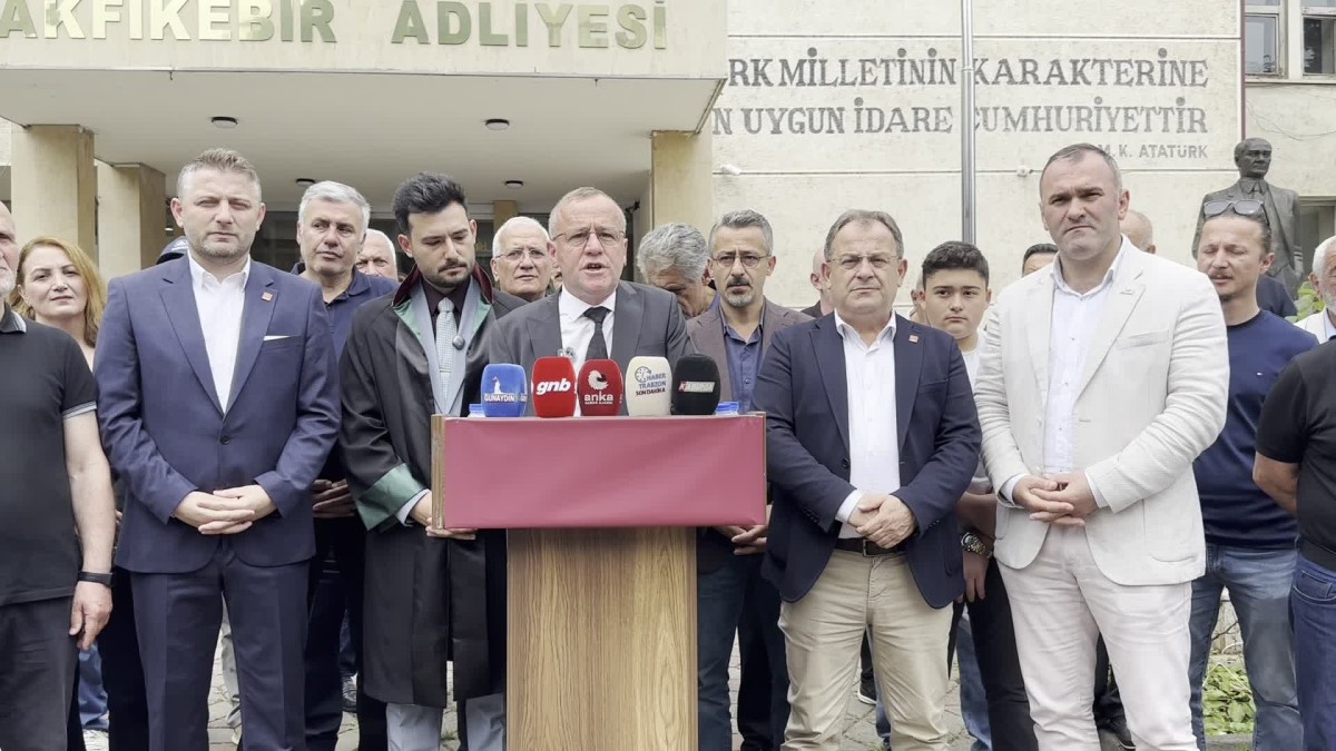 CHP'li yöneticilerden Çarşıbaşı Belediyesi'ne ihale tepkisi: Konunun takipçisi olacağız