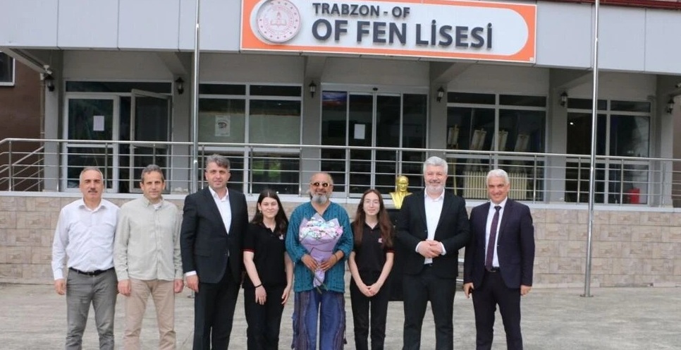 Of’ta Edebiyat Rüzgârı Esti: Sinan Yağmur Gençlerle Bir Araya Geldi
