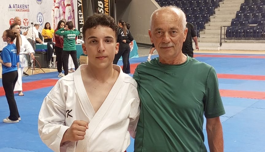 Rizeli Milli Karateci Hüseyin Kabil Akdeniz Şampiyonu Oldu