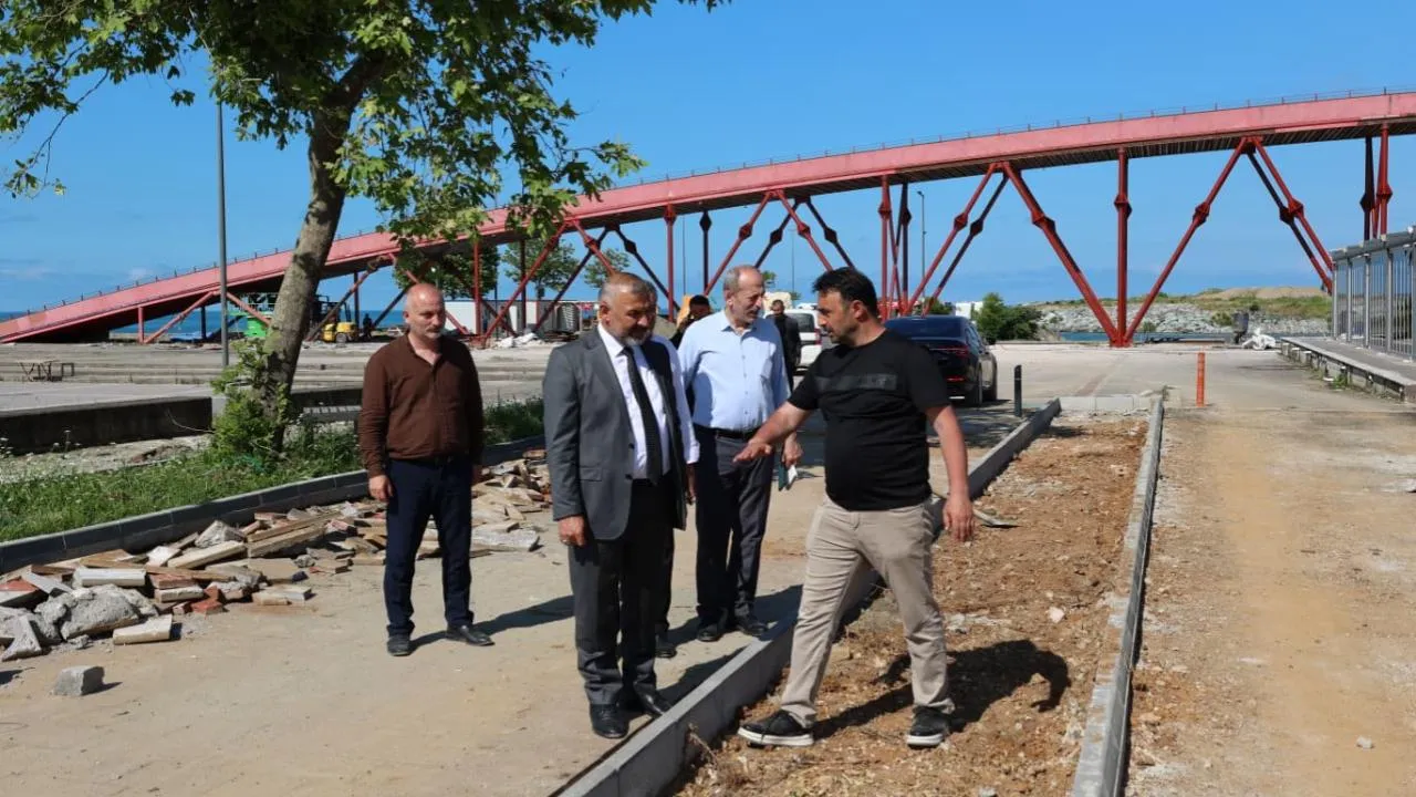 ARSİN SAHİL PARKI YENİLENİYOR