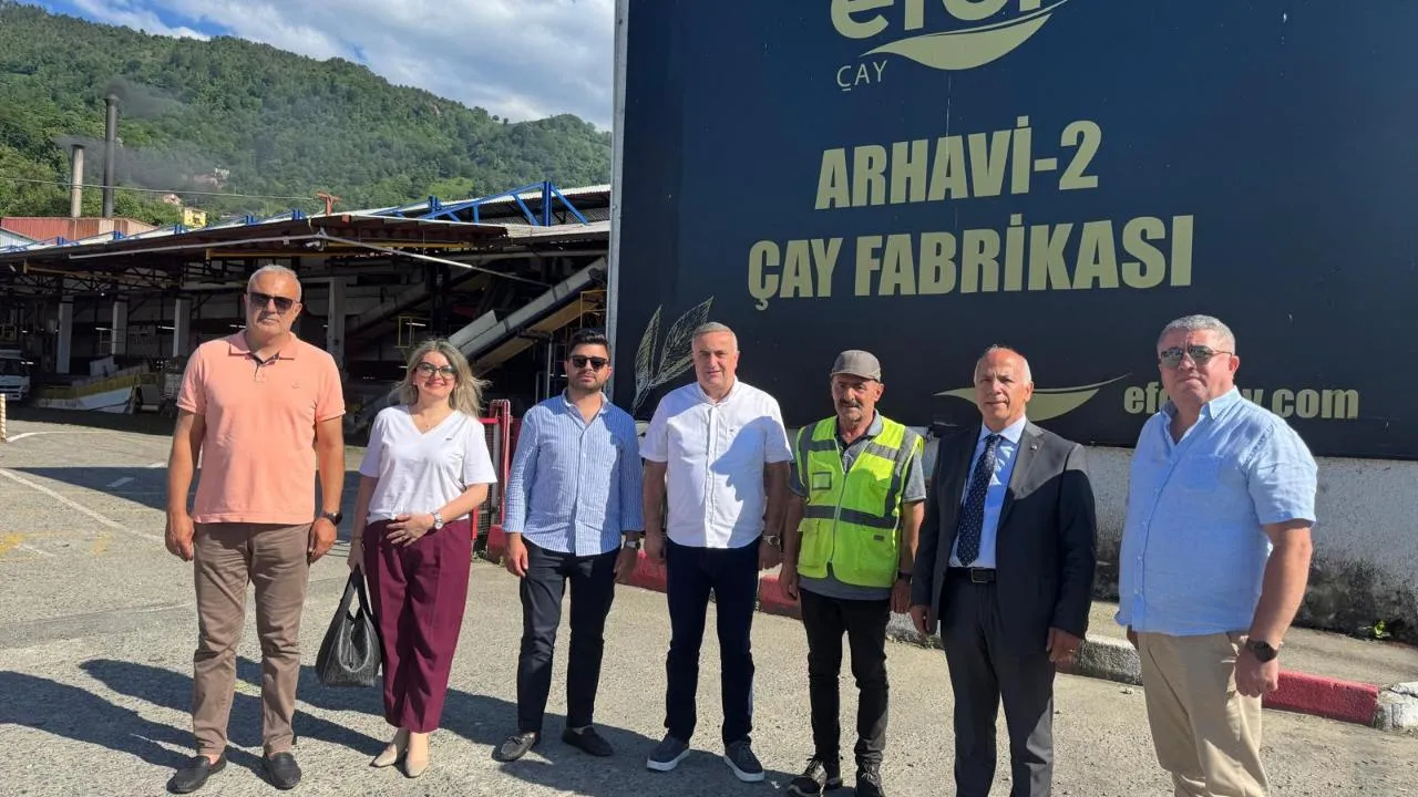 ARTVİN TİCARET BORSASI HEYETİ, ÇAY FABRİKASINI İNCELEDİ