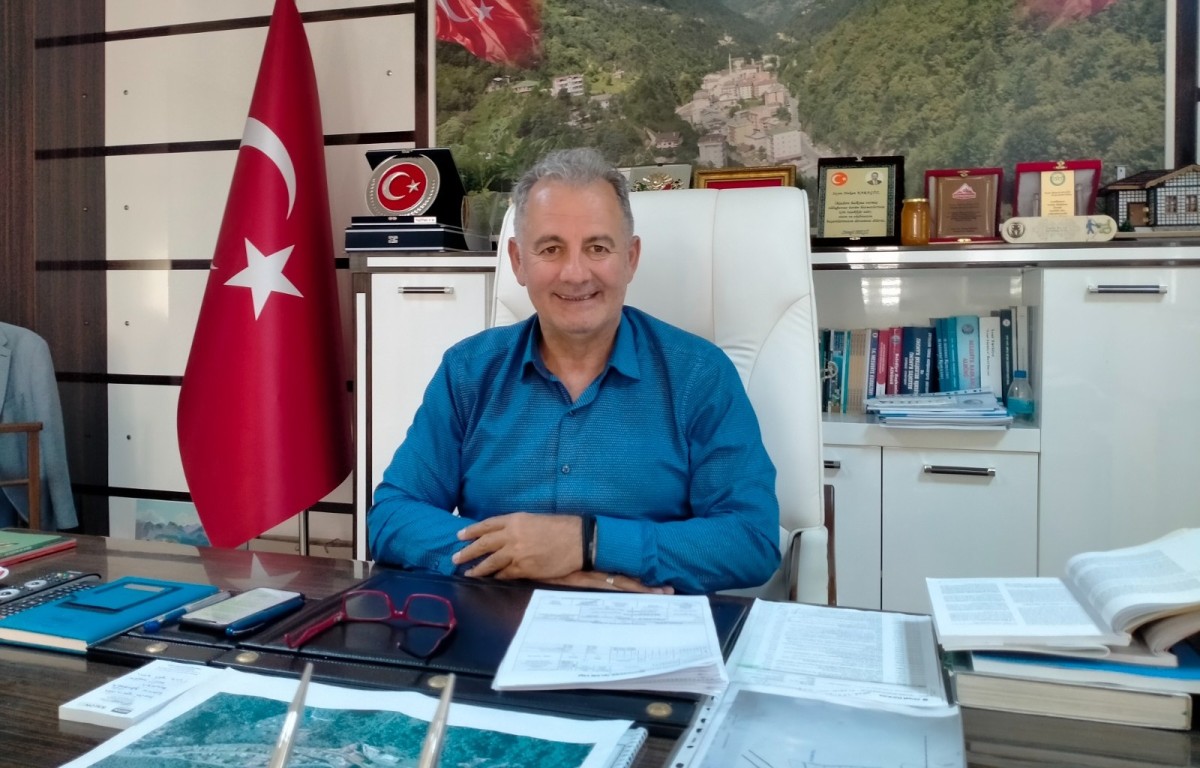 Eski Başkandan Kurşun Sitemi