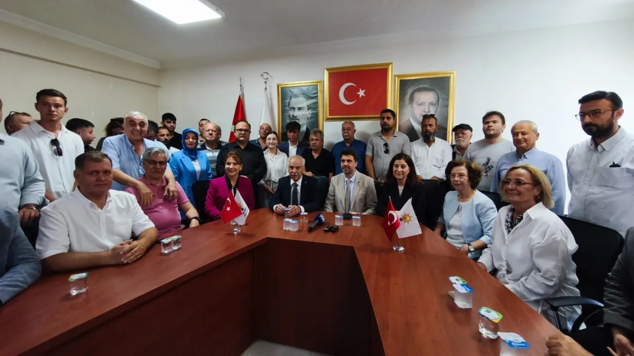 AK Parti'ye katılan Başkan Özcan: Geçişimizin bedeli Keşan'a hizmet olsun