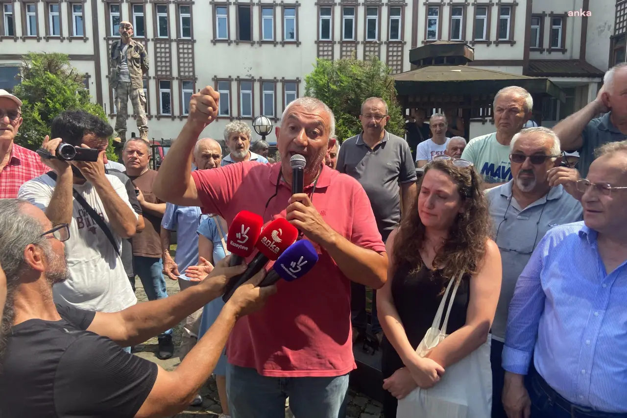 Çervatoğlu , “Saray’a sesleniyorum: Bir espriden korkacak kadar küçüldüyseniz, o koltuk size büyük geliyor demektir”