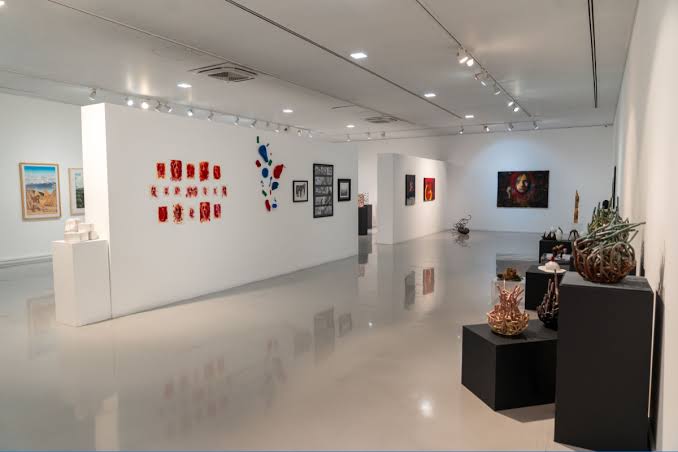 Genç Buluşmalar sergisi Taksim Sanat'ta izlenime açıldı