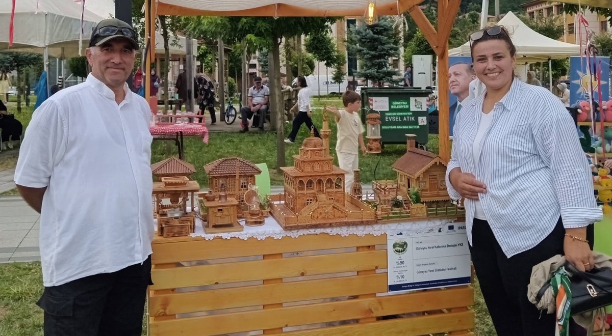 Rize'de Emekli Oldu, Atık Ahşapları Sanat Eserine Dönüştürdü